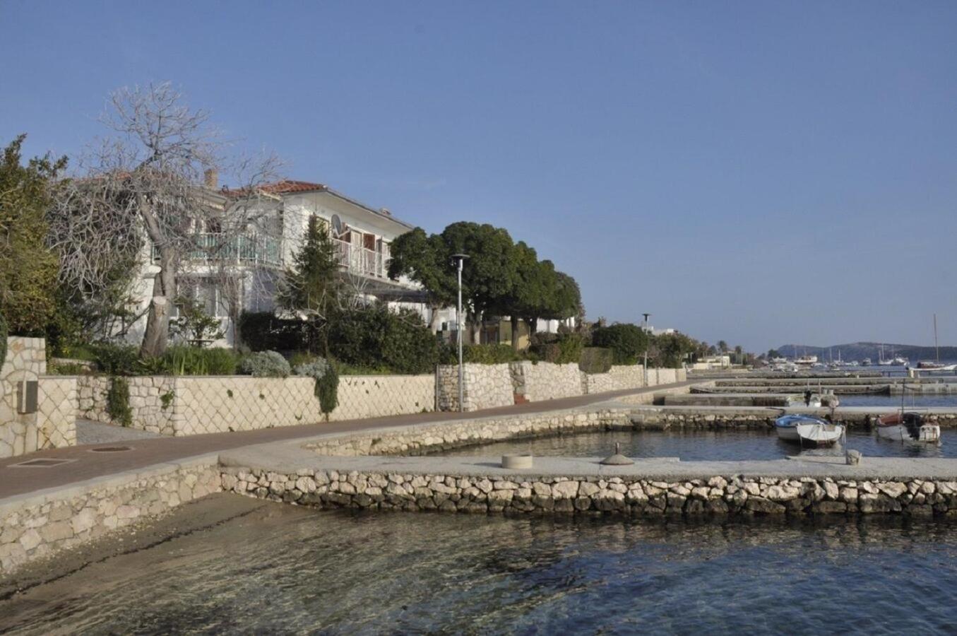 Apartments Petar - 6M From The Sea Barbat na Rabu Dış mekan fotoğraf
